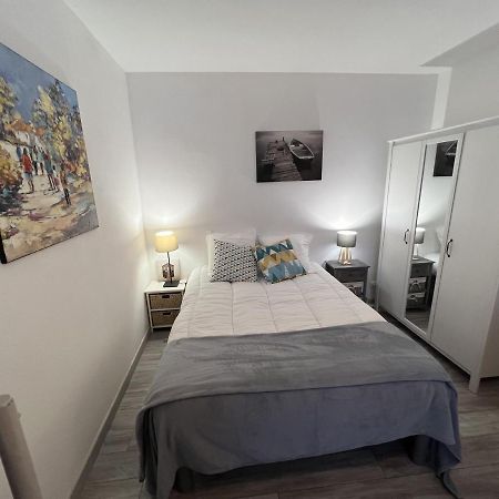 Le P'Tit Gris Apartment โรชฟอร์ ภายนอก รูปภาพ