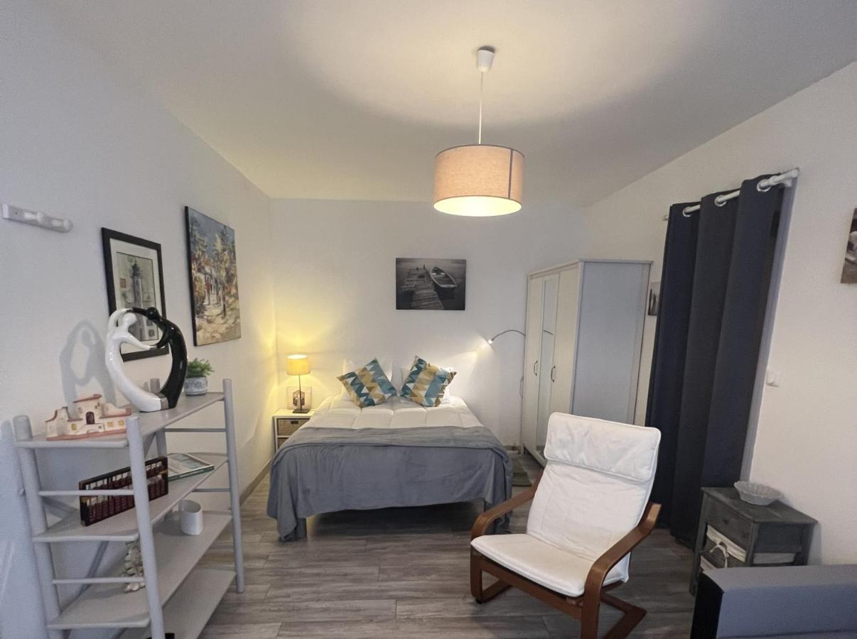 Le P'Tit Gris Apartment โรชฟอร์ ภายนอก รูปภาพ